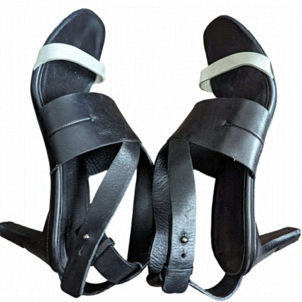 COSTUME National Heel Sandals